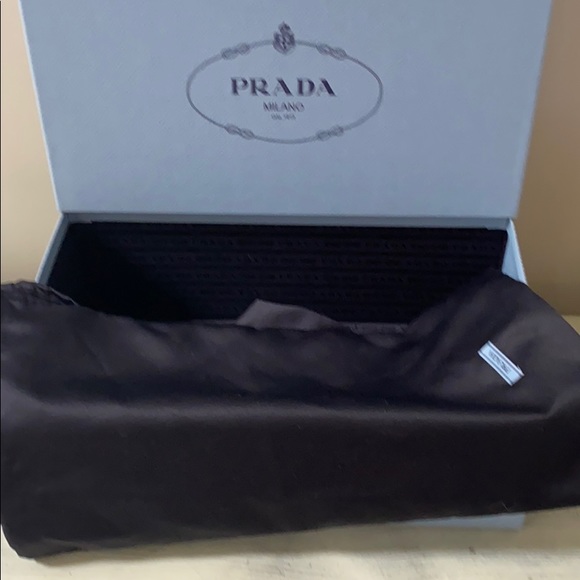 Black suede Prada pumps - Picture 7 of 8